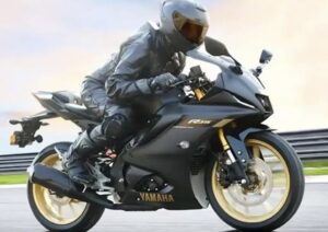 Yamaha R15