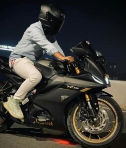 Yamaha R15