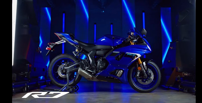 Yamaha R7 2025