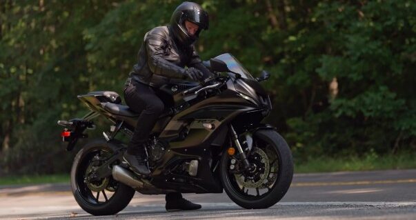 Yamaha R7 2025