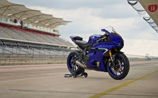 Yamaha R7 2025