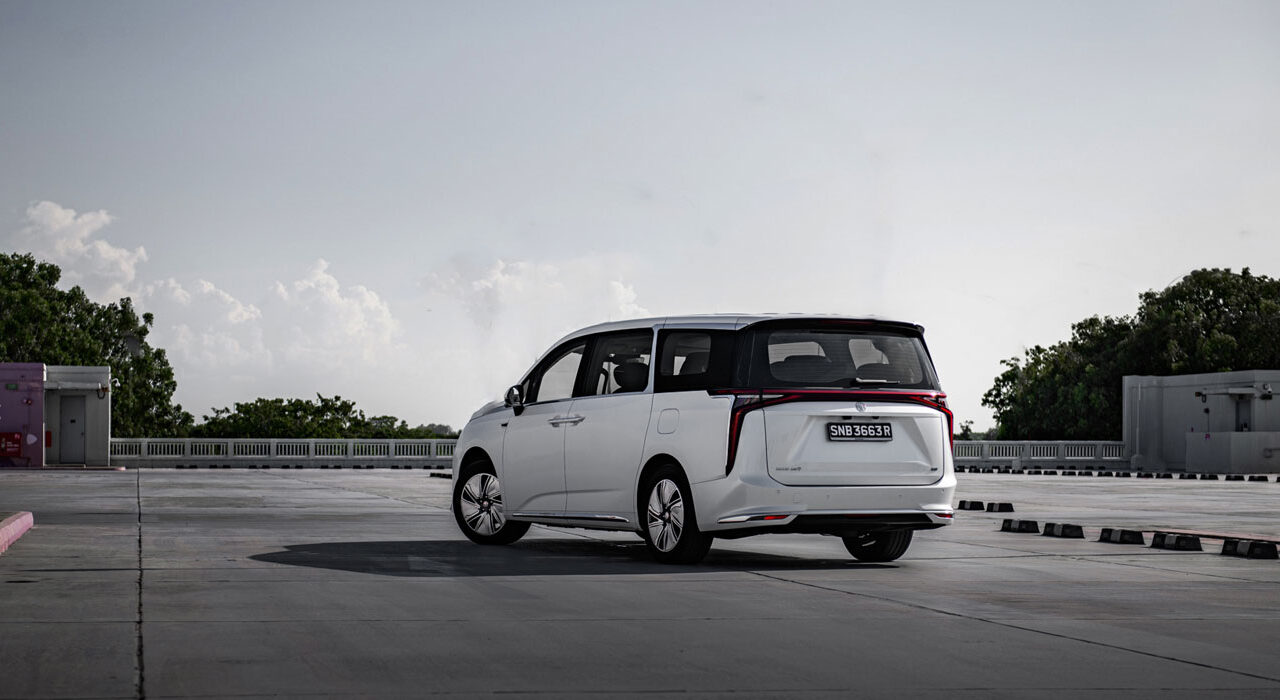 MG M9 MPV
